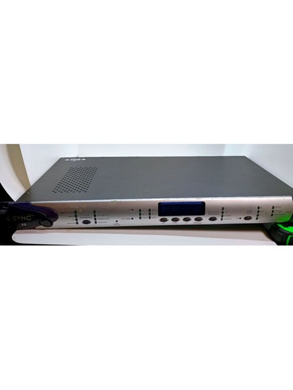 Digidesign SYNC HD Rack-Mount Sync Peripheral – Pro Tools Word Clock, Untested